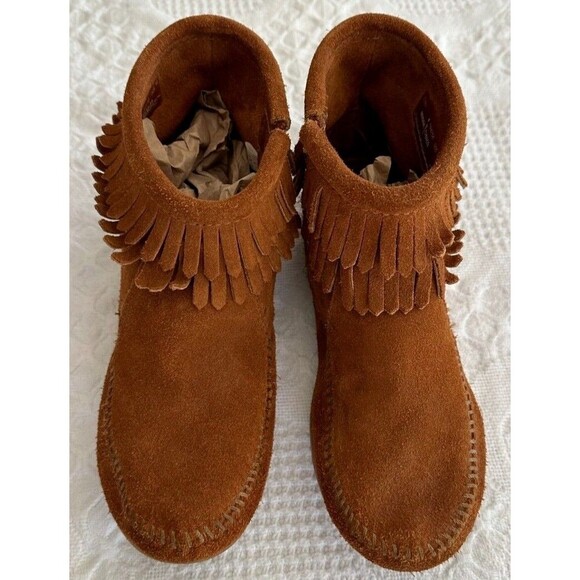 MINNETONKA Girls VTG Brown Double Fringe Moccasin Hard Sole Suede Boot Size 4 - Picture 3 of 9